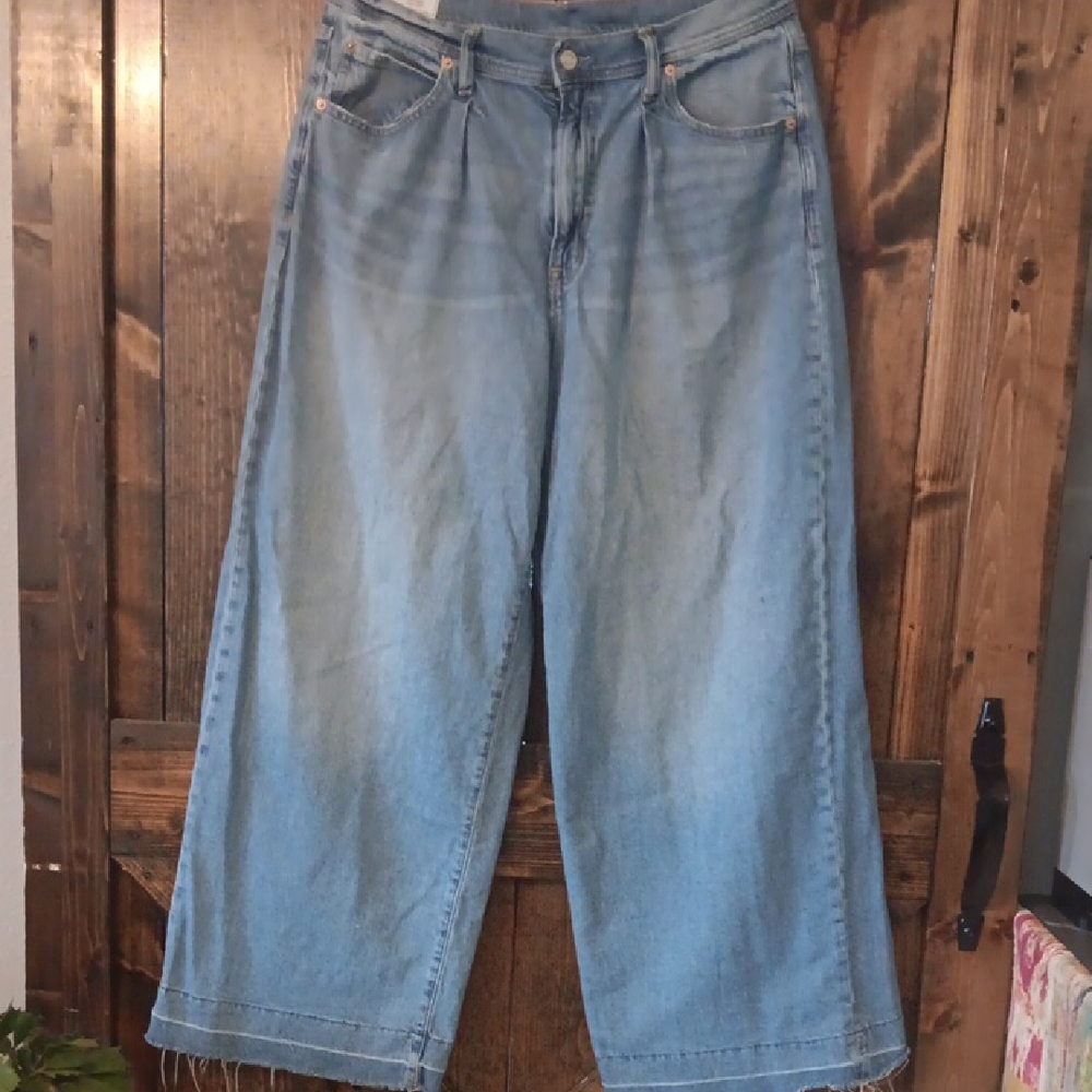 Wide-Leg Blue Jeans
